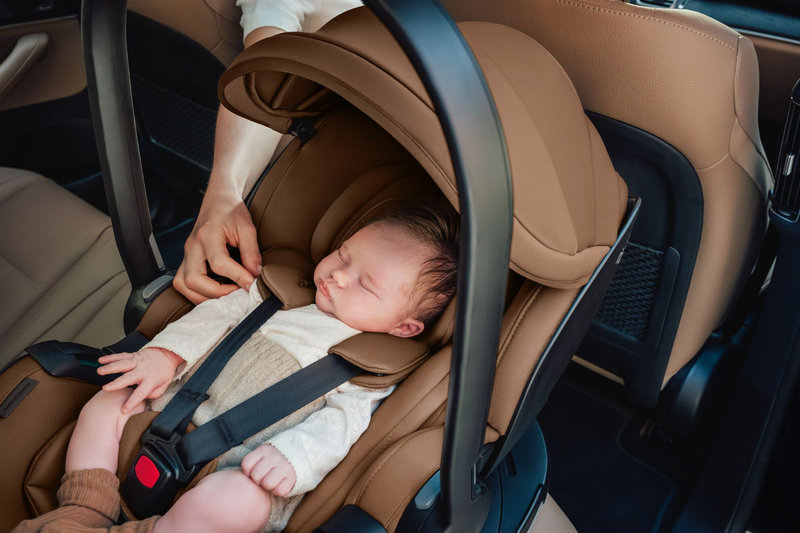 Siège-auto Baby-Safe Pro i-Size groupe 0+ Lux Britax Romer lifestyle 9