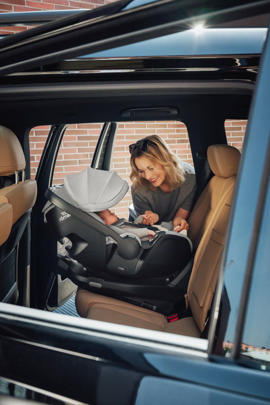 Siège-auto Baby-Safe Pro i-Size groupe 0+ Style Britax Romer lifestyle 7
