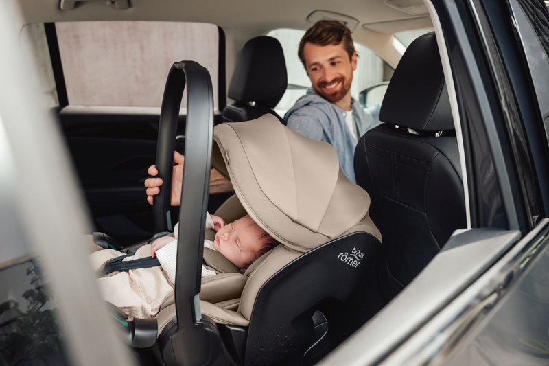 Siège-auto Baby-Safe Pro i-Size groupe 0+ Style Britax Romer lifestyle 4