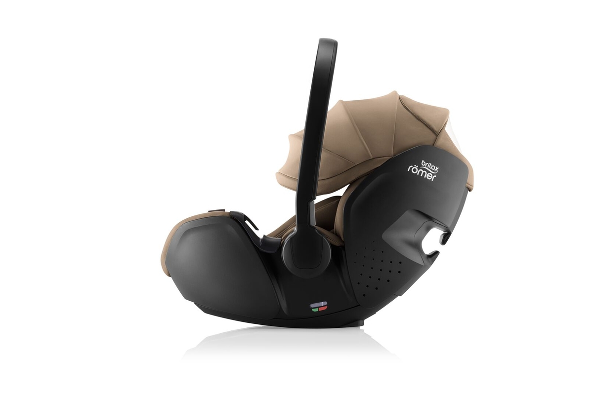 Siège-auto Baby-Safe Pro i-Size groupe 0+ Lux Britax vue côté avec fenêtre de ventilation