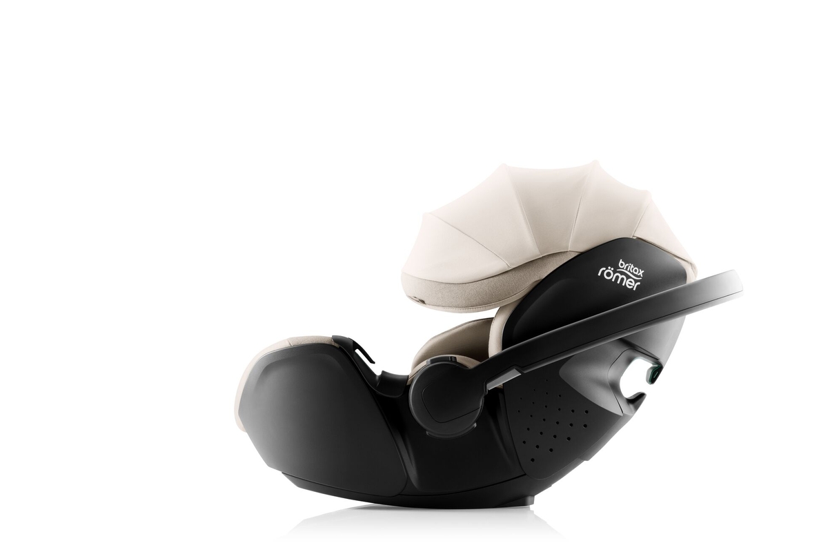 Siège-auto Baby-Safe Pro i-Size groupe 0+ Style Britax vue côté allongé avec anse en haut