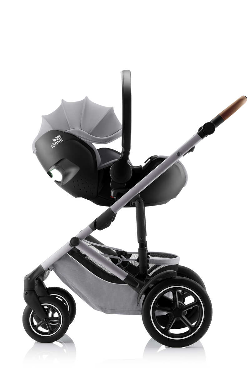 Siège-auto Baby-Safe Pro i-Size groupe 0+ Britax poussette