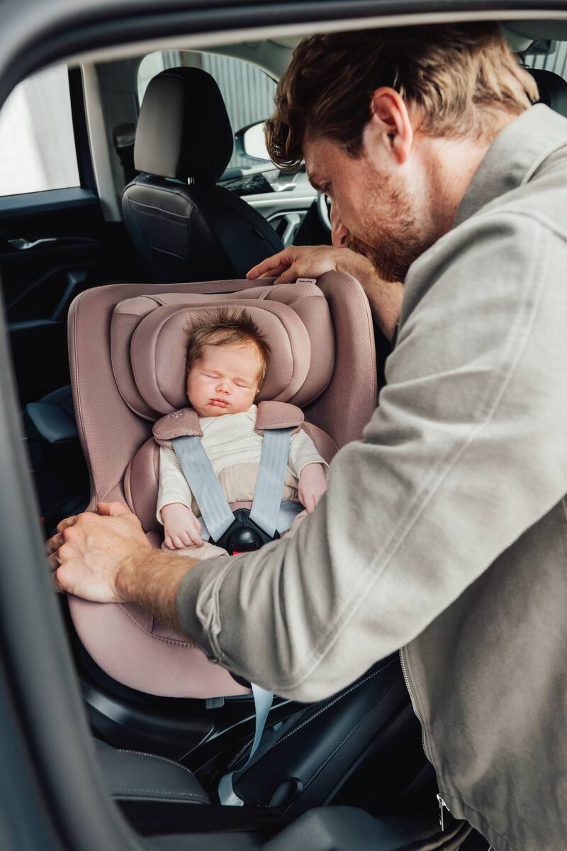 Siège-auto Dualfix Pro i-Size groupe 0/1 Style Britax lifestyle2