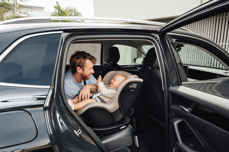 Siège-auto Dualfix Pro M i-Size groupe 0+/1 Style Britax pivot lifestyle 