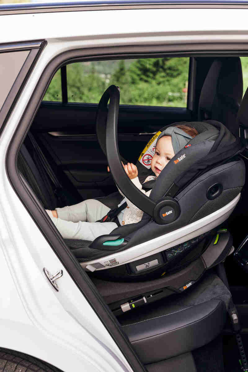 Siège-auto Go Beyond i-Size Groupe 0+ avec Base isofix Beyond BeSafe lifestyle 3