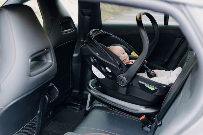 Siège-auto groupe 0+ Drive N Care avec base i-Size noir Hauck lifestyle3