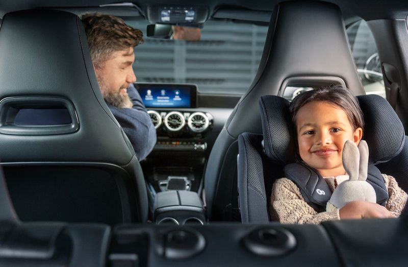 Siège auto I-Guard Pro i-Size Groupe 0+/1 2025 Kinderkraft lifestyle 2