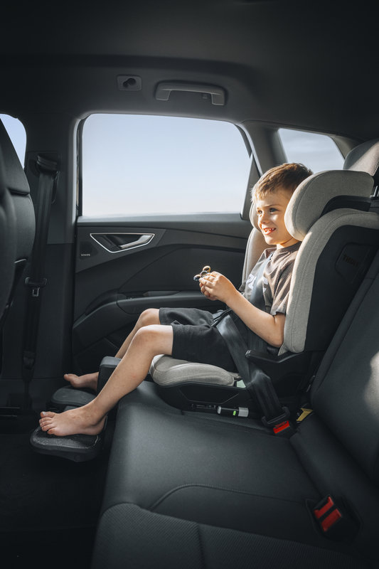 Siège auto i-Size Thule Palm THULE lifestyle 2