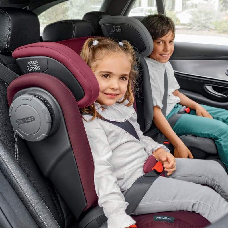 Siege auto Kidfix III M groupe 2 3 Cosmos black de coté Britax Romer Installation