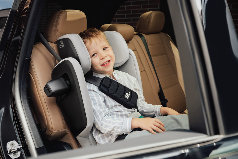 Siège-auto Kidfix Pro i-Size groupe 2/3 Lux Britax lifestyle 3