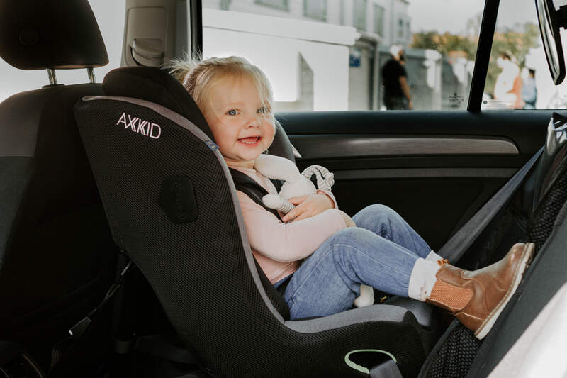 Siège-auto Movekid groupe 0/1/2 Gris granite axkid lifestyle 1