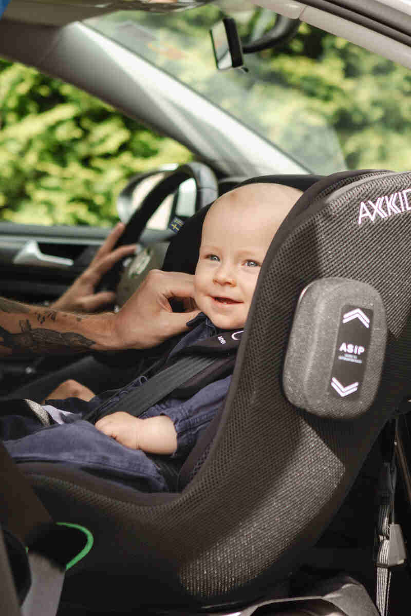Siège-auto Movekid groupe 0/1/2 Gris granite axkid lifestyle 2