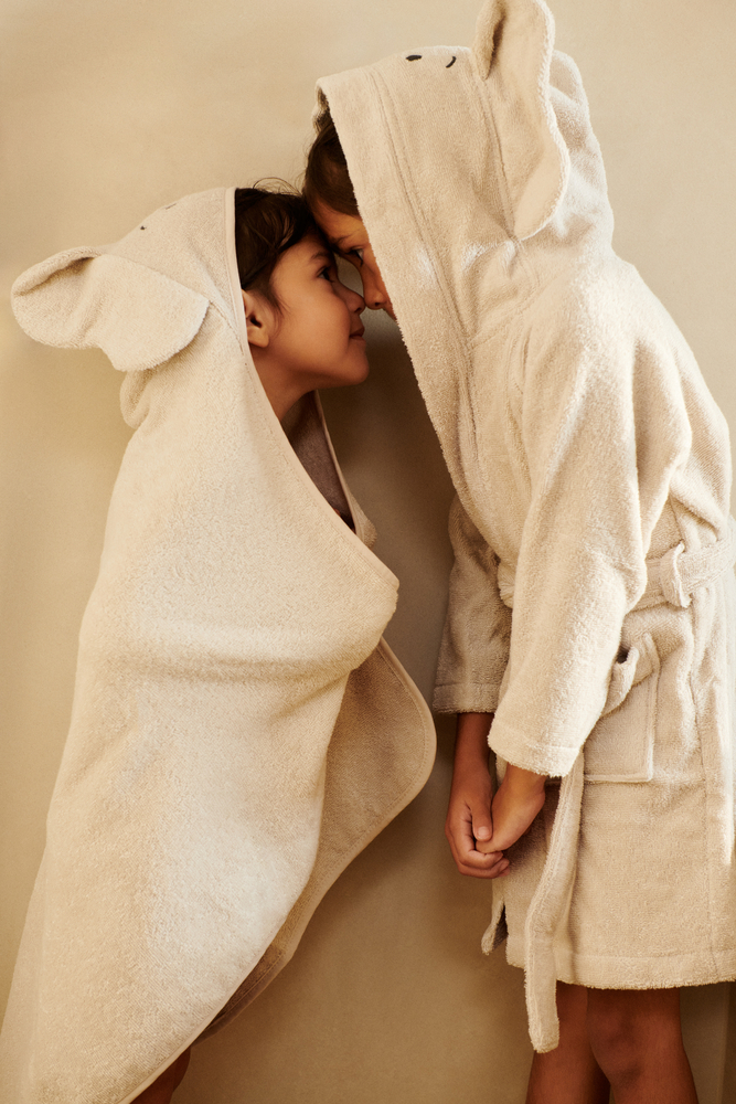 Sortie de bain bébé à capuche  Liewood lifestyle 2