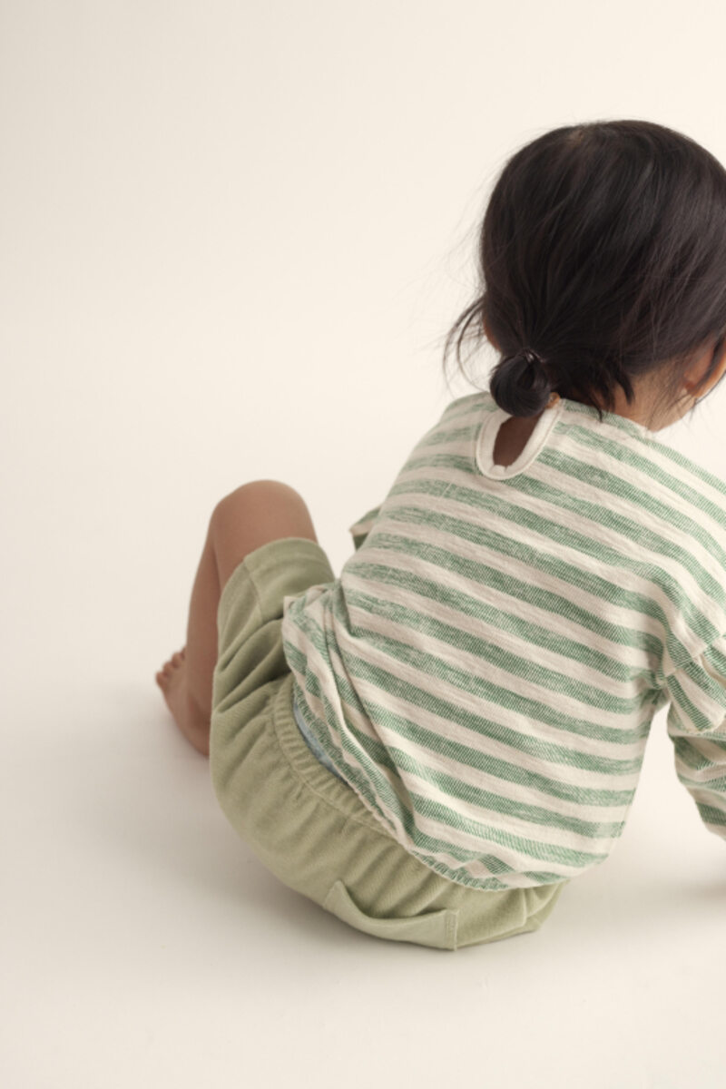Sweatshirt rayé en crêpe coton bio Grass Green COZMO lifestyle2