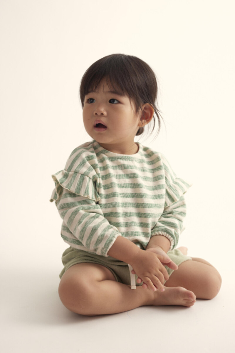 Sweatshirt rayé en crêpe coton bio Grass Green COZMO lifestyle3