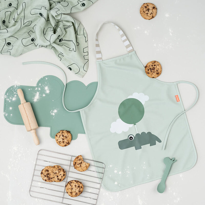 Tablier imperméable pour enfants Happy clouds Vert Done By Deer lifestyle 2