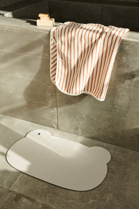 Tapis de bain Marin Mr bear sandy Liewood lifestyle 1