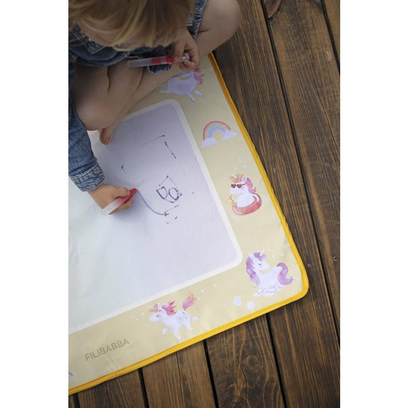 Tapis de dessin à l’eau La plage des licornes FILIBABBA lifestyle 2