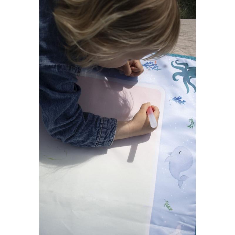 Tapis de dessin à l’eau Les contes de Christian la Baleine FILIBABBA lifestyle 1