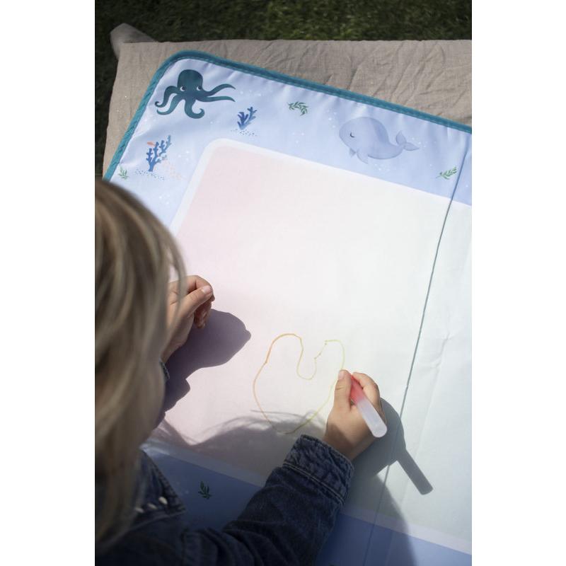 Tapis de dessin à l’eau Les contes de Christian la Baleine FILIBABBA lifestyle 2