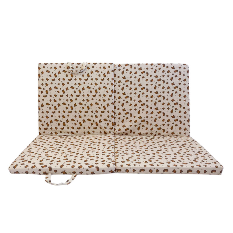 Tapis de motricité Leopard Candide devant