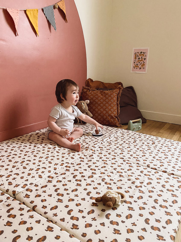 Tapis de motricité XL Leopard Candide lifestyle