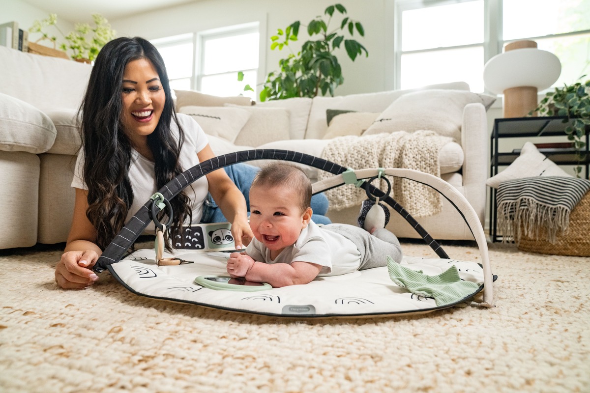 Tapis d'éveil Gymini Black & White Décor Tiny Love famille