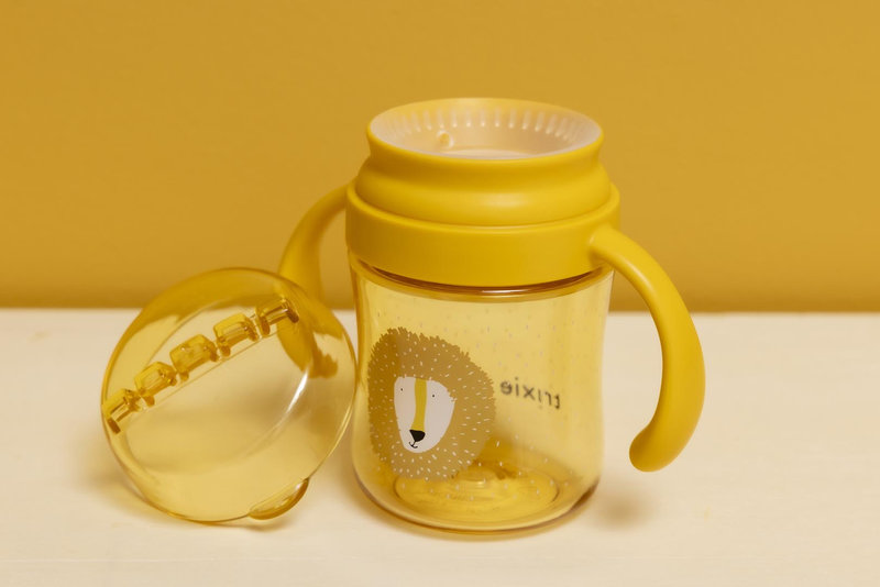Tasse d'apprentissage avec poignées Mr. Lion Trixie lifestyle 1