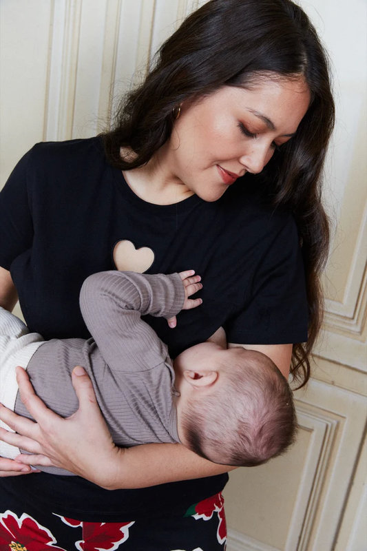 Tee-Shirt d'allaitement Notte TajineBanane avec bébé 1