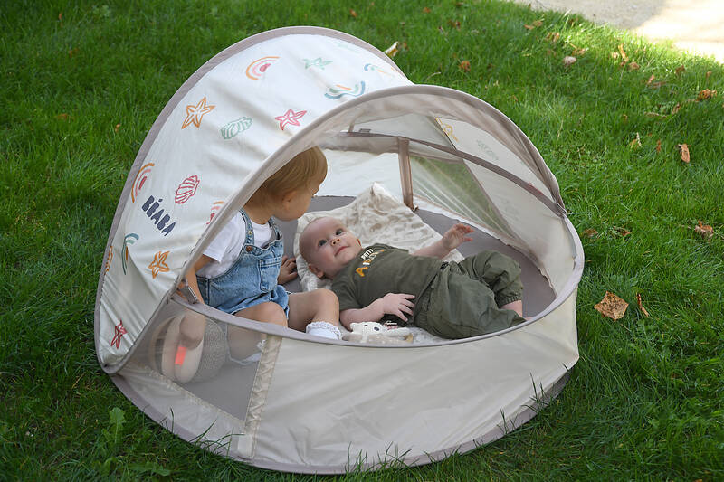 Tente Anti-UV, Haute Protection, UPF50+, Ventilation, Evolutive, Aire de Jeux, 0-24Mois, Breezynest Beaba lifestyle 5