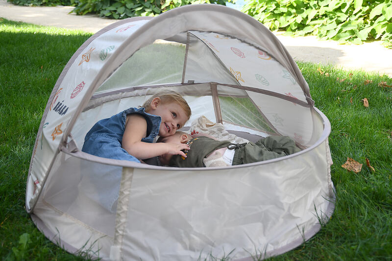 Tente Anti-UV, Haute Protection, UPF50+, Ventilation, Evolutive, Aire de Jeux, 0-24Mois, Breezynest Beaba lifestyle 2