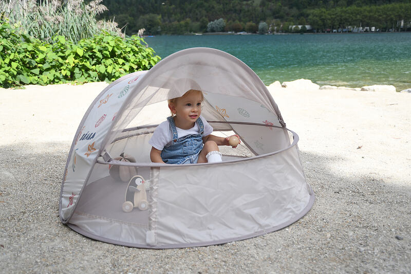 Tente Anti-UV, Haute Protection, UPF50+, Ventilation, Evolutive, Aire de Jeux, 0-24Mois, Breezynest Beaba lifestyle 3