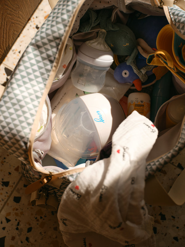 Tire-lait mains libres 2-en-1 Emy Pump lifestyle 5