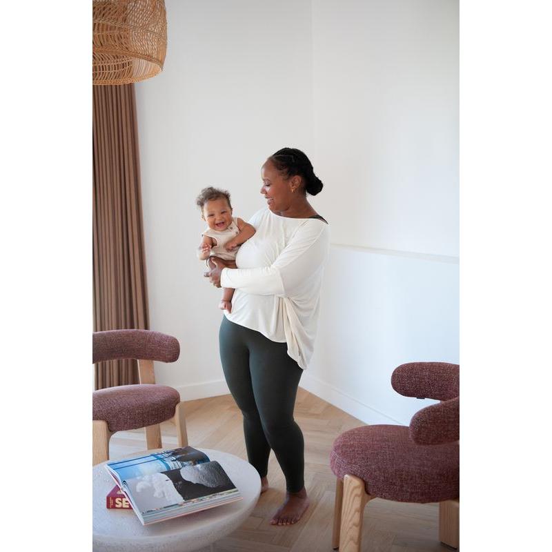 Top fluide à manches longues Ecru MAMA HANGS lifestyle 4