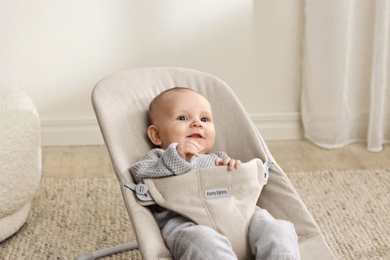 Transat Bliss Tissé Chiné Beige Claire Babybjorn lifestyle