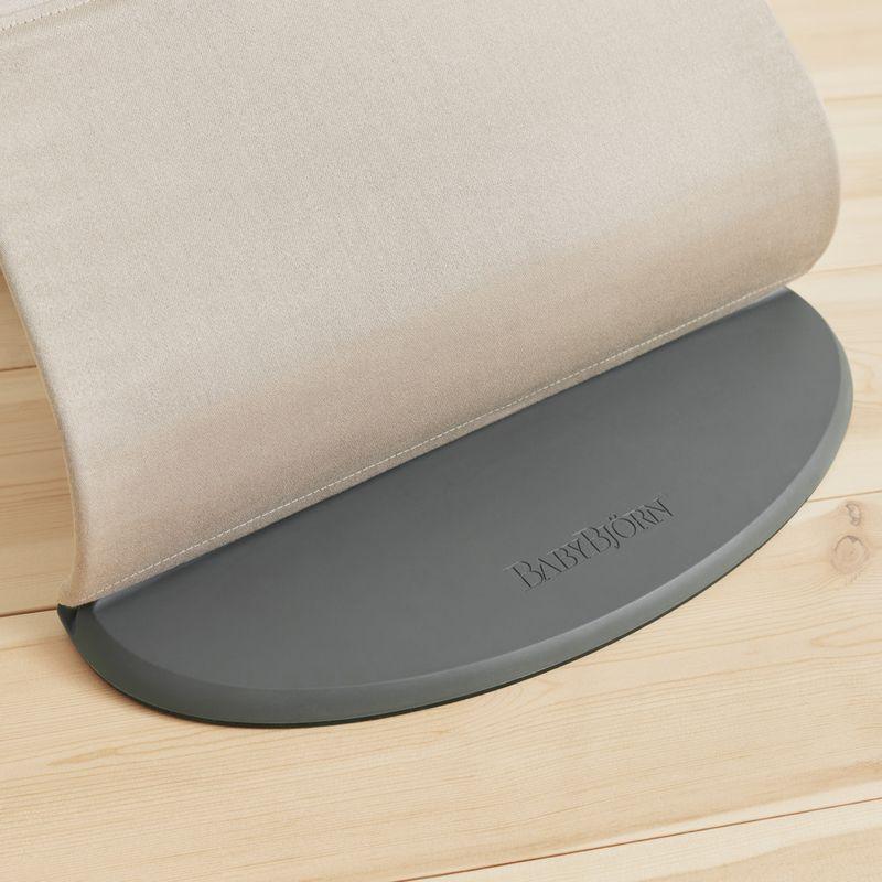 Transat Bliss Tissé Matelassage Classique Gris sable BABYBJORN socle