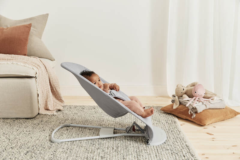 Transat Bliss Tissé Matelassage Pétale Gris Clair Babybjorn lifestyle3