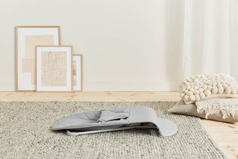 Transat Bliss Tissé Matelassage Pétale Gris Clair Babybjorn lifestyle6