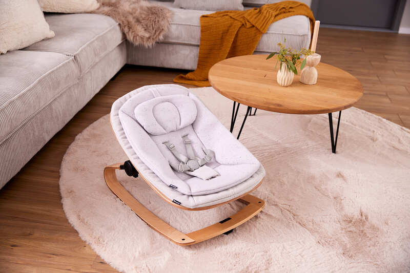 Transat en bois Highchair Bouncer Eco Light-grey pour chaise haute Hauck lifestyle2