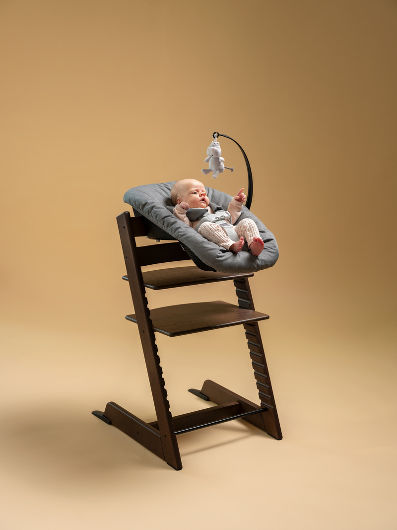 Chaise haute Tripp Trapp Hêtre + Newborn set + Baby Set V2 STOKKE lifestyle