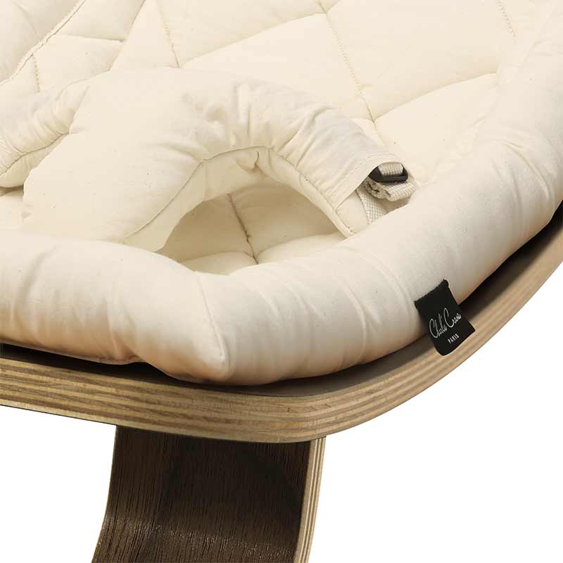 Transat en bois de noyer LEVO avec coussin au choix Charlie Crane Matière