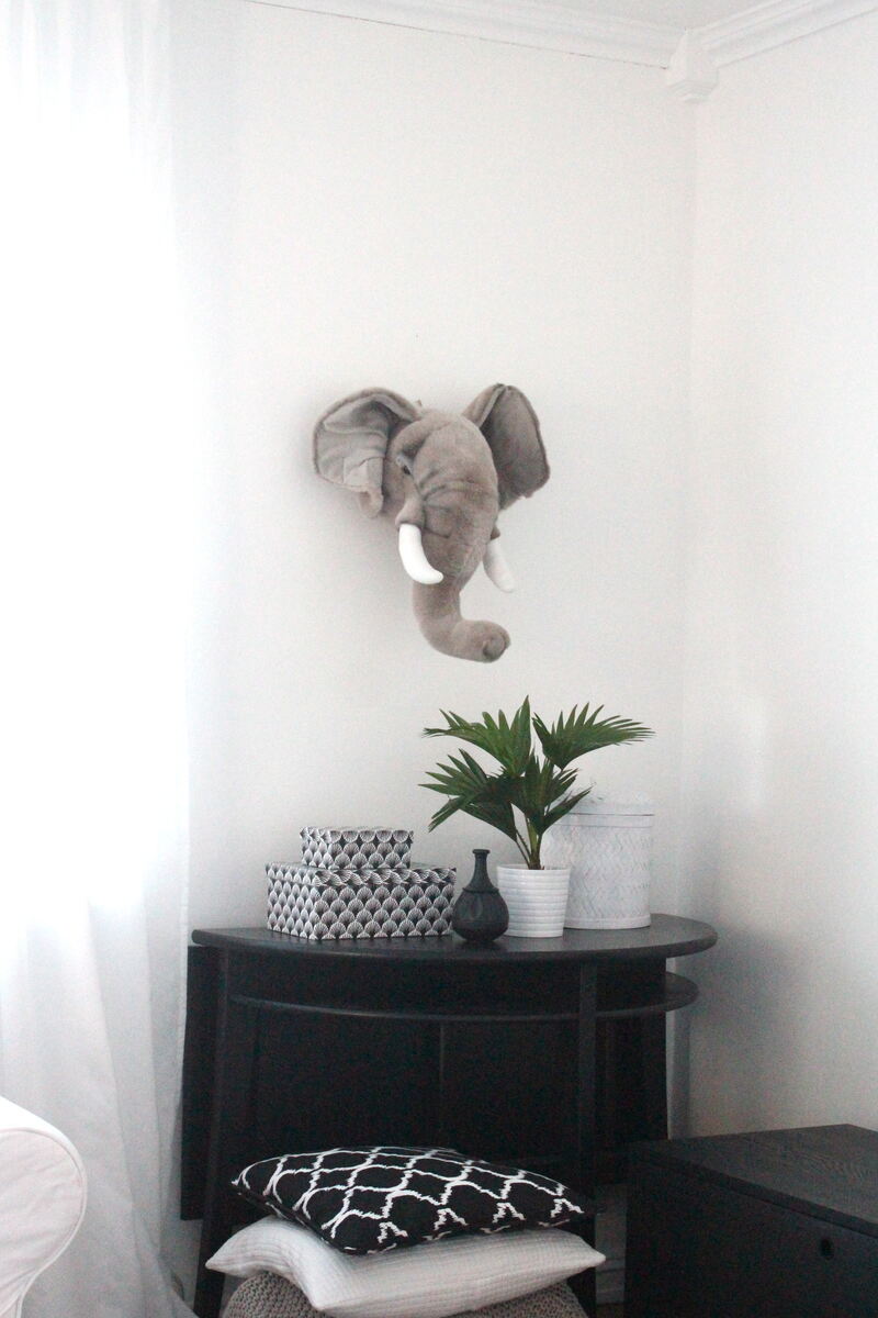 Trophée Peluche Eléphant George WILD AND SOFT lifestyle4