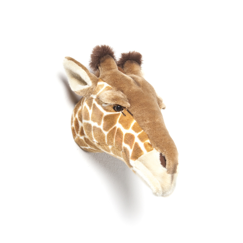 Trophée Peluche Girafe Ruby WILD AND SOFT cote gauche