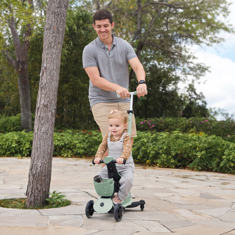 Trottinette évolutive GO UP Baby 360 Flash lights Globber lifestyle