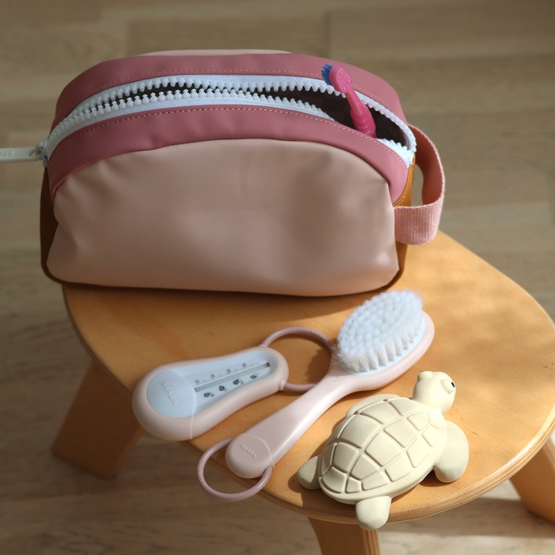 Trousse de Toilette Faro BEABA Produit lifestyle3