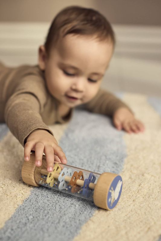Valisette de jeu Mes premiers jouets sensoriel en bois Filibabba lifestyle 2