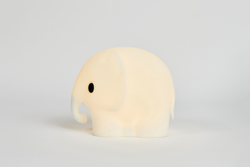 Veilleuse First Light Rechargeable Elephant Mr Maria cote allumee