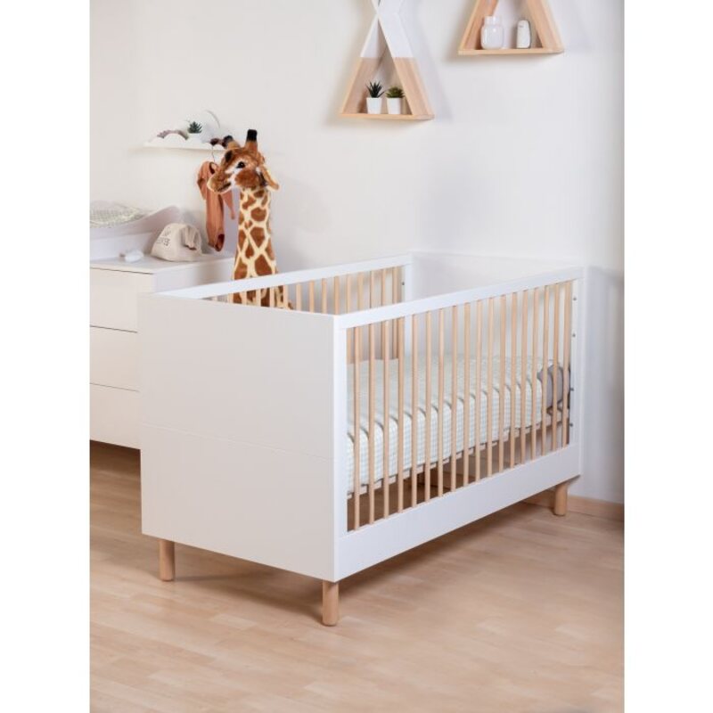 Lit Evolutif Wonder White 70x140 cm Blanc et Pieds naturels Childhome lifestyle 2